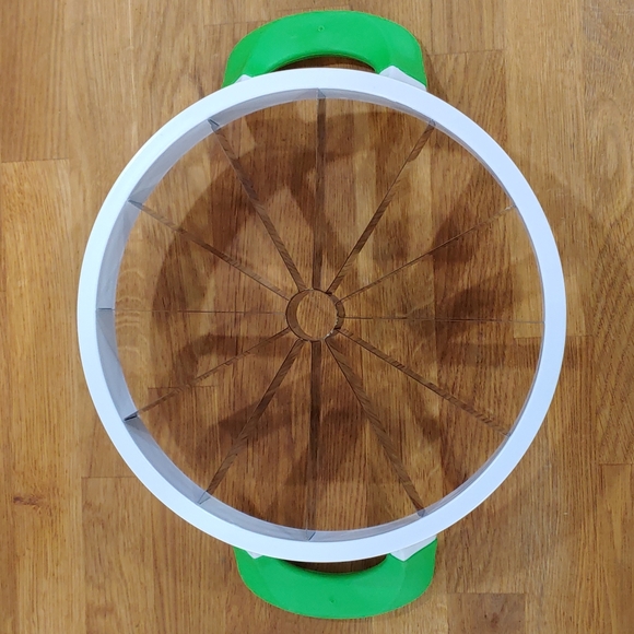 Melon slicer *New* - Picture 3 of 6
